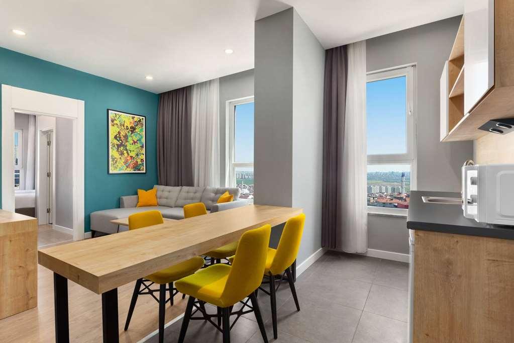 Days Inn & Suites By Wyndham Esenyurt Istanbul Rom bilde